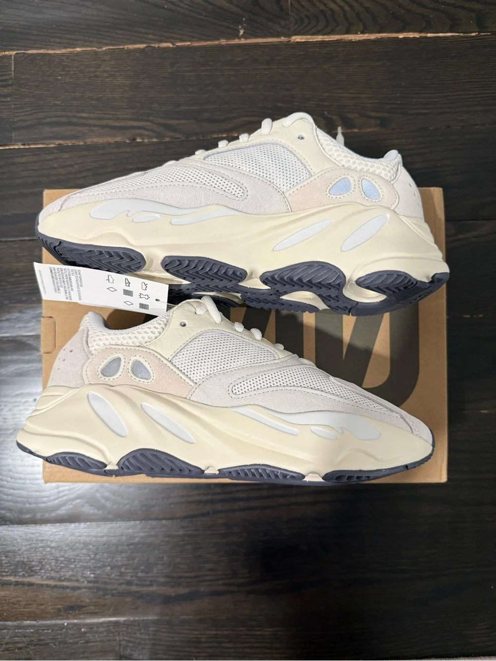 Yeezy Boost 700 Analog Men’s Sneakers